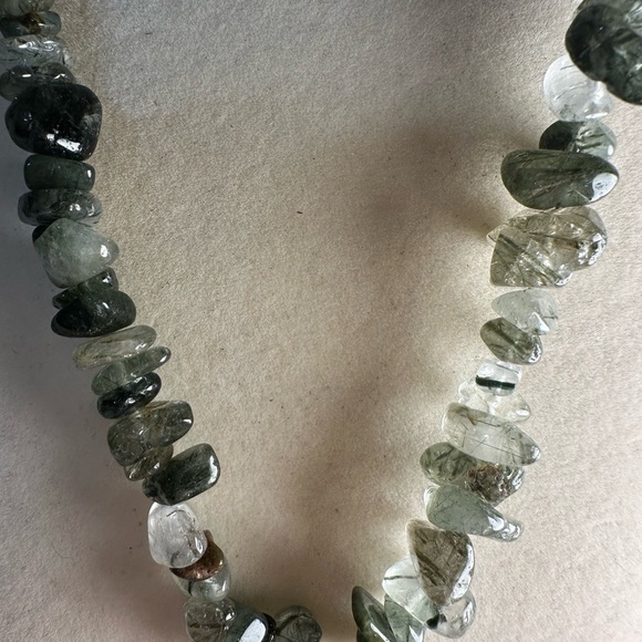 Garden Quartz Oval Pendant with Garden Quartz Chips Beads Faux Leather Necklace - Picture 9 of 16